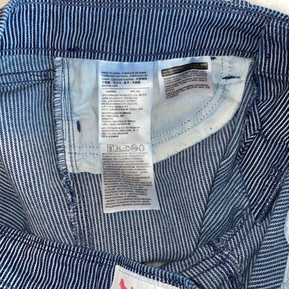 Levi's low rise classic Conductor shorts 9 / 29W NWOT - Picture 5 of 5